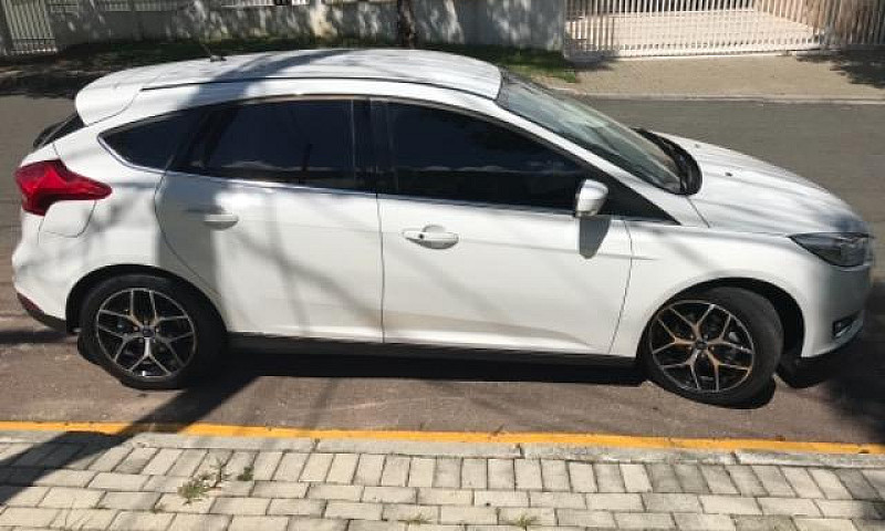 Ford Focus Titanium...