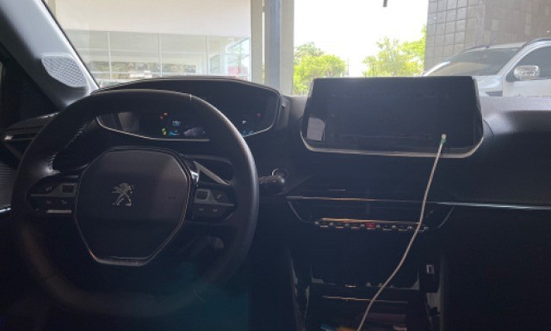 Peugeot 208 Grife / ...