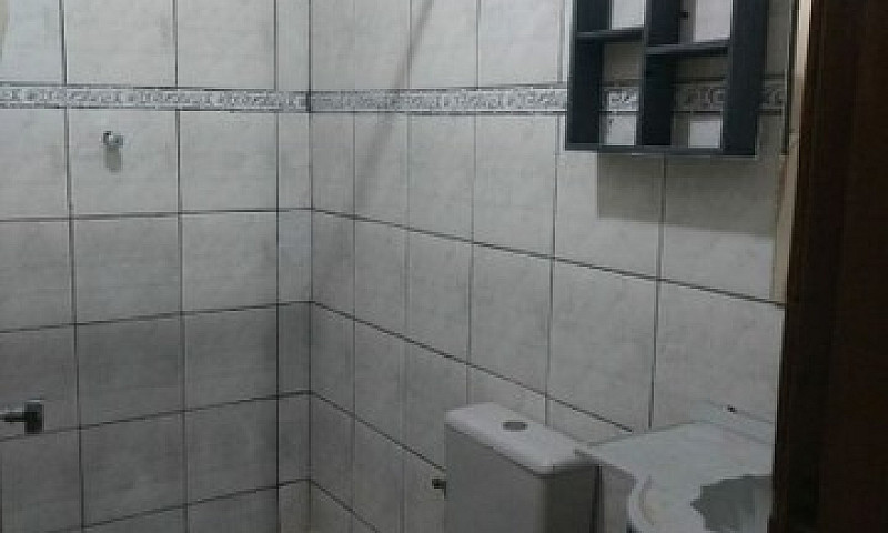 Casa De Fundos 2Qts...
