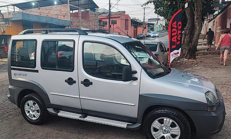 Vendo Fiat Doblô 1.8...