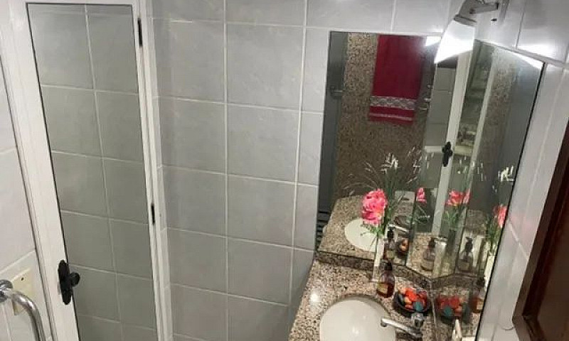 Vendo Casa Com 5 Suí...