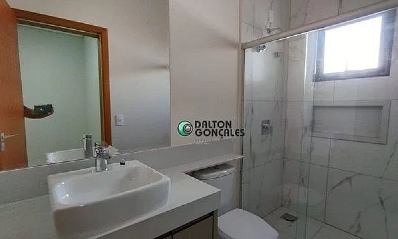 Casa De Condomínio P...