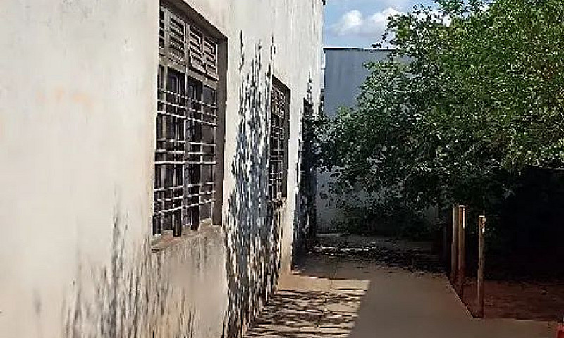Casa No Jardim Helvé...