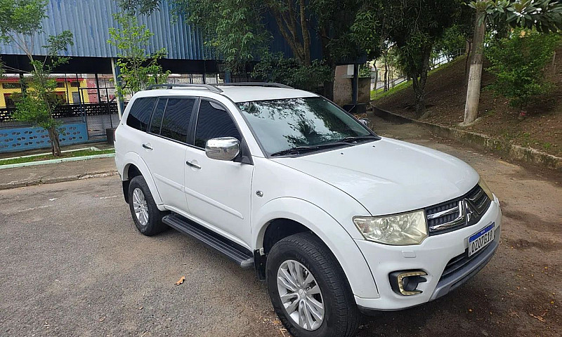Mitsubishi Pajero Da...