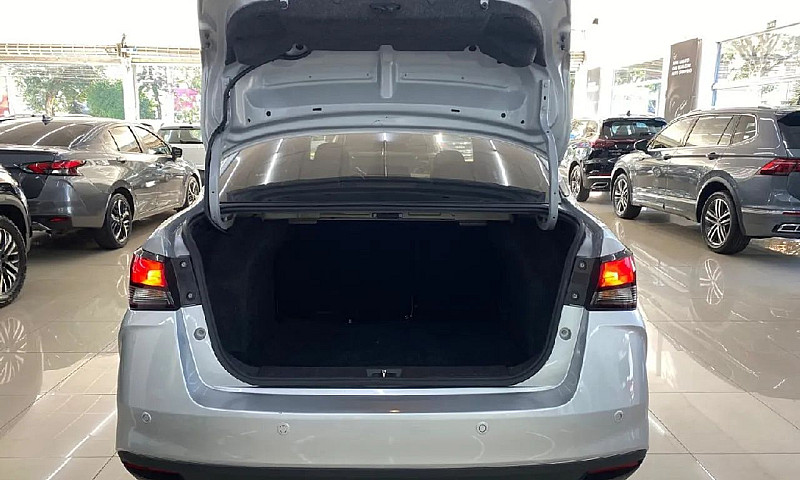 Nissan Versa Exclusi...