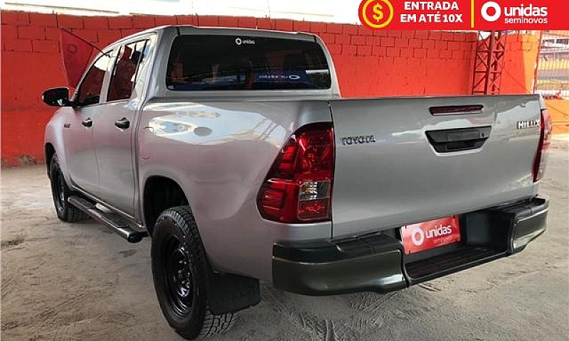 Toyota Hilux 2.8 Std...