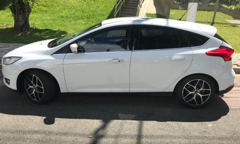 Ford Focus Titanium...