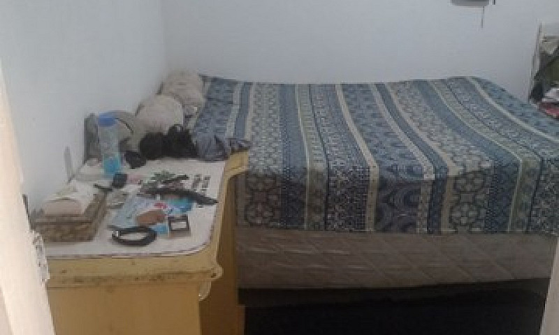 Quarto P Alugar Em J...