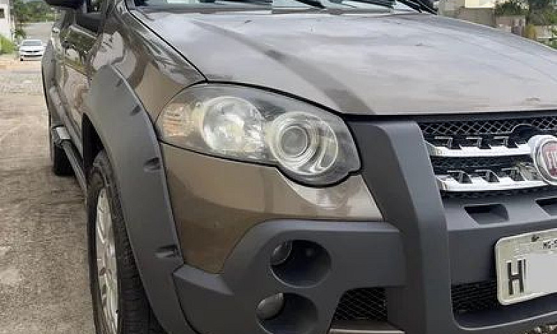 Fiat Strada 2009...
