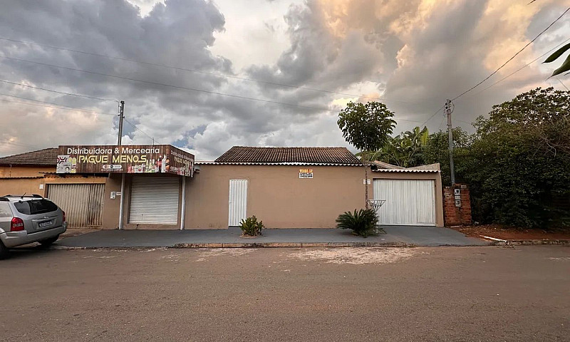 Casa Com Sala Comerc...