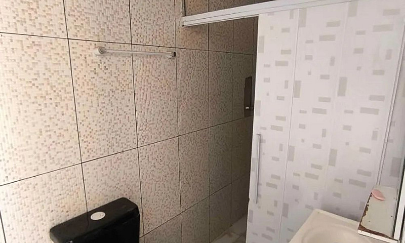 Lv* Vende-Se Casa Em...