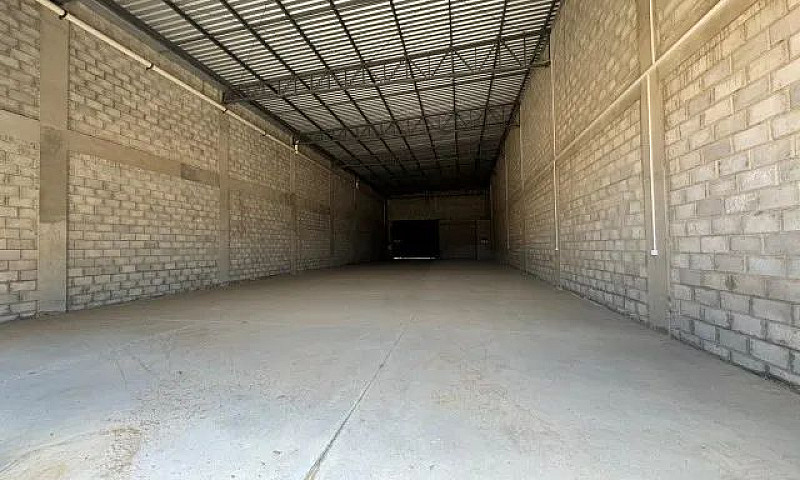 Galpão Comercial Dis...