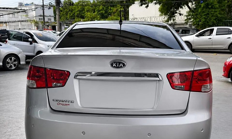 Kia Motors Cerato 1....
