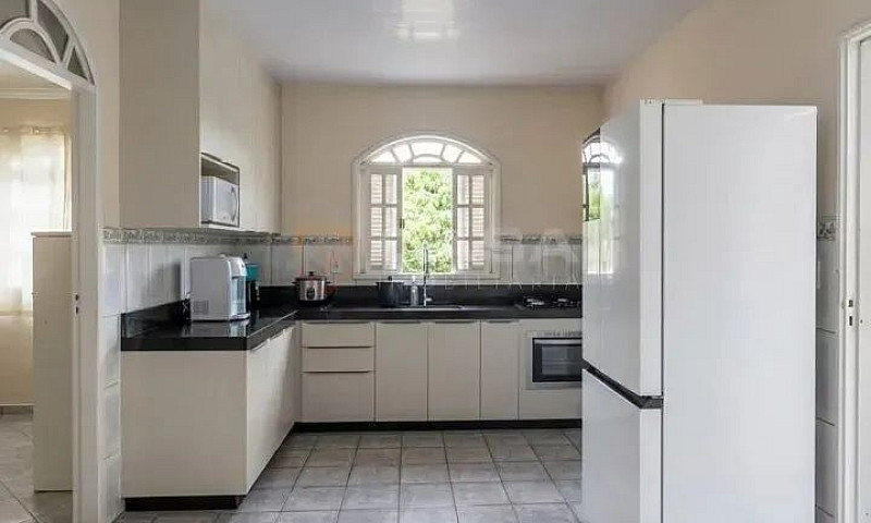 Casa Com 2 Quartos, ...