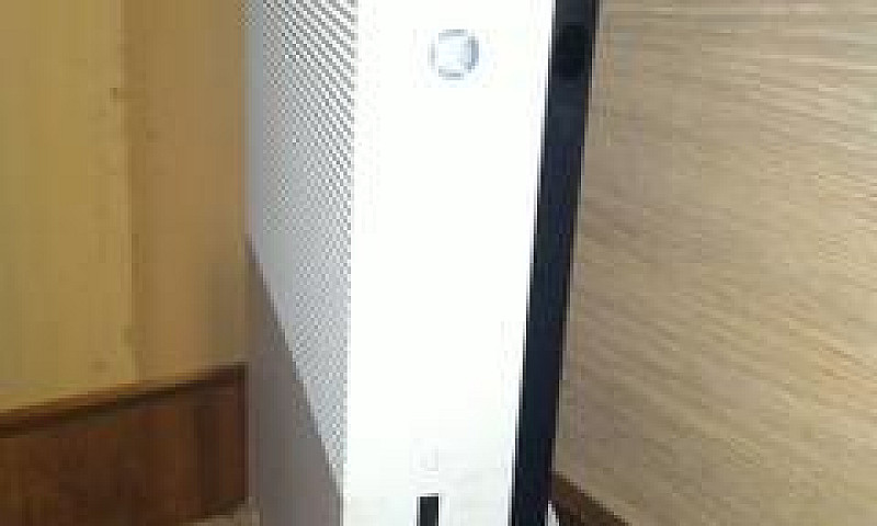 Xbox One S Com 2 Con...