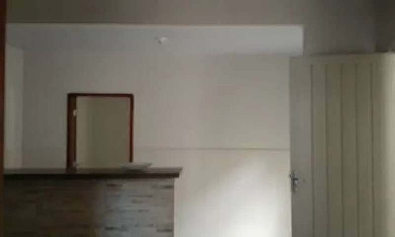 Barracão Nos Fundos ...