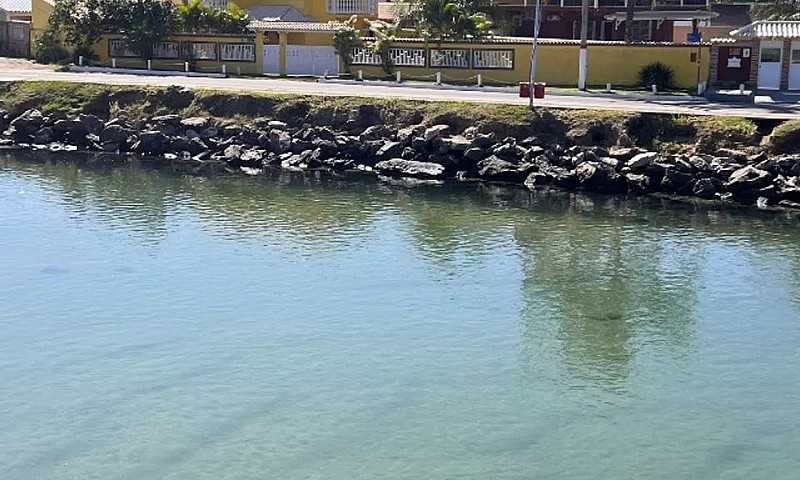 Casa Tem Frente Para...