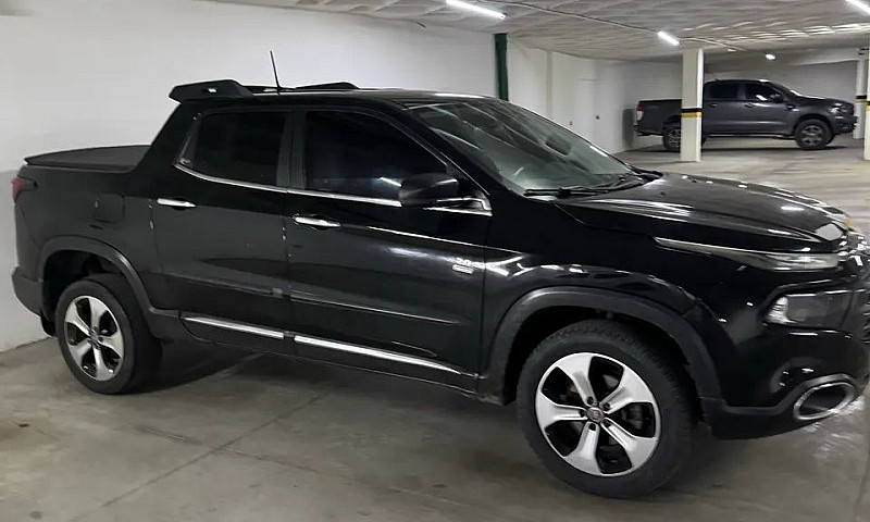 Fiat Toro Freedom Ro...