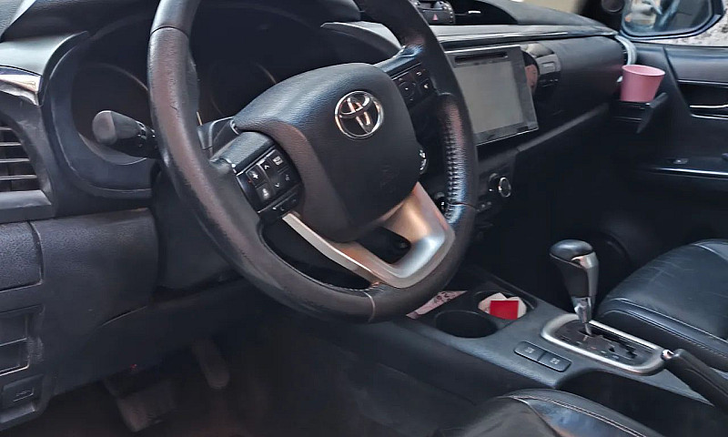 Vendo Hilux Srx 2016...