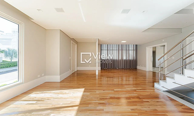 Casa De 493 M² A Ven...