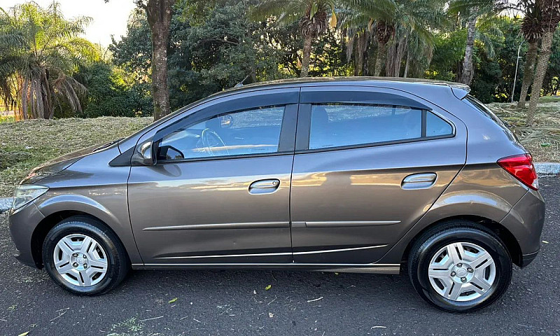 Chevrolet Onix Hatch...