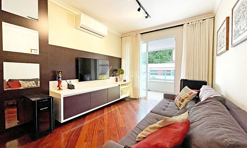 Apartamento Semimobi...