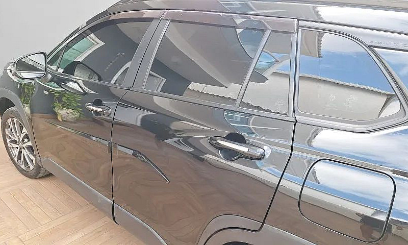Toyota Corolla Cross...