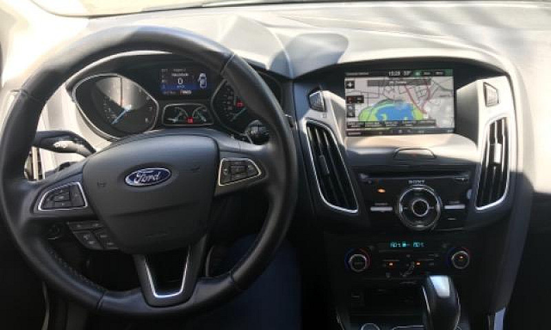 Ford Focus Titanium...