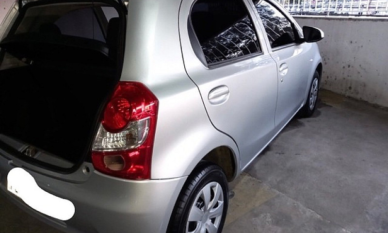 Toyota Etios 1.3 16V...