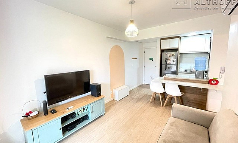 Apartamento Semimobi...