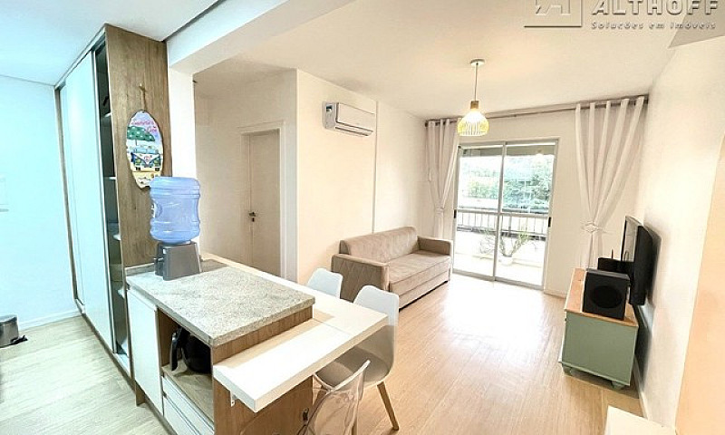 Apartamento Semimobi...