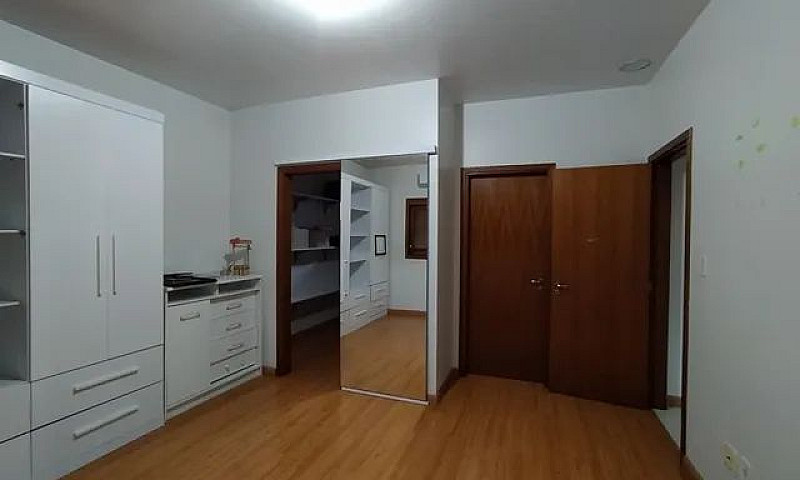 Casa Com 3 Dormitóri...