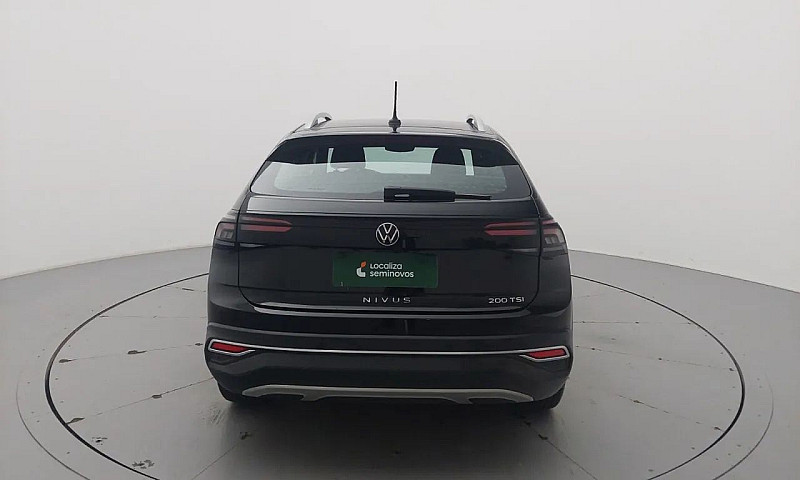 Volkswagen Nivus Hig...