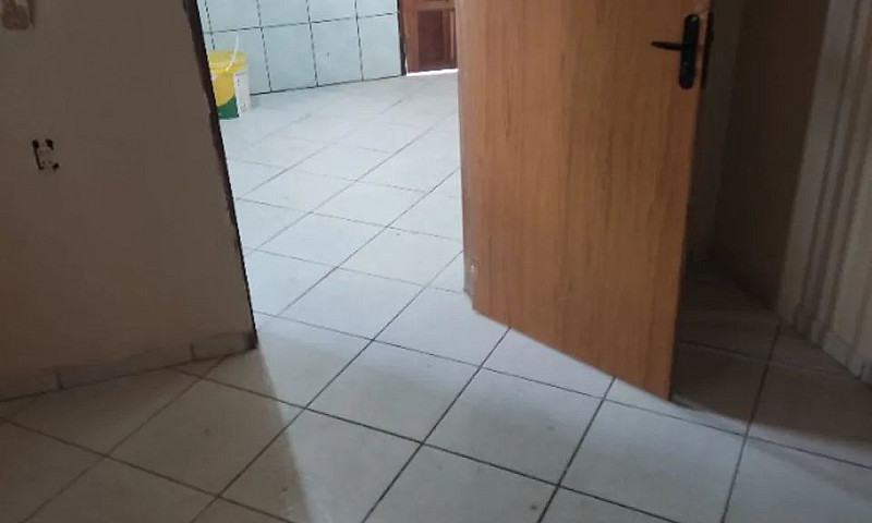 Alugo Casa No Bairro...