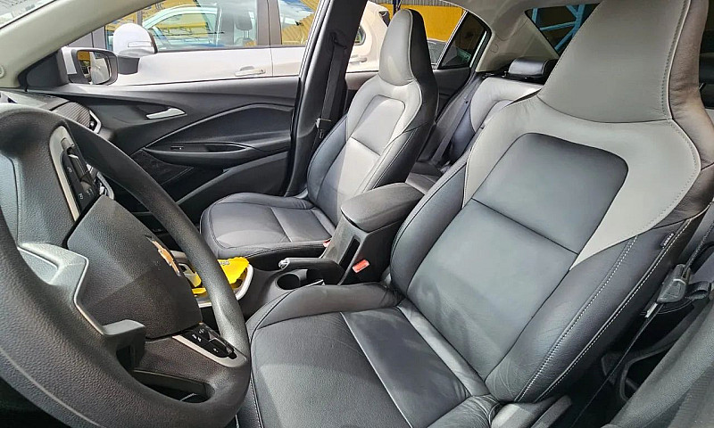 Chevrolet Onix Plus ...