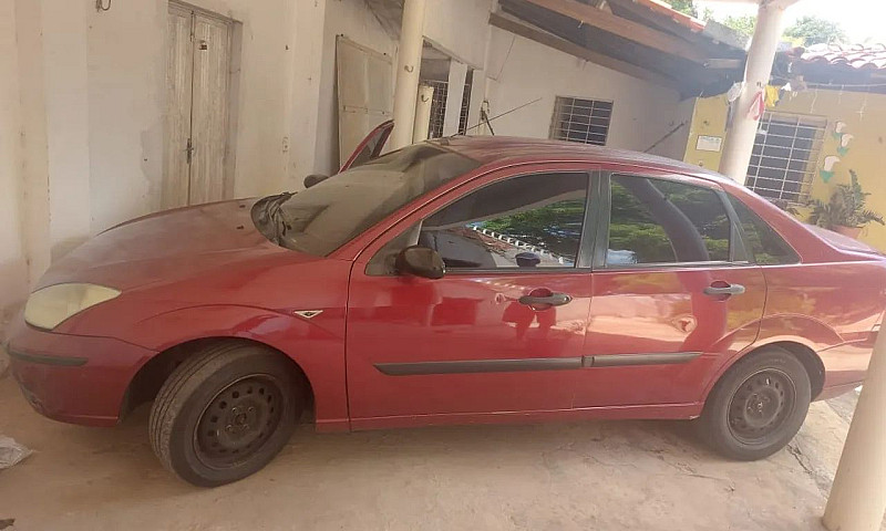 Ford Focus Sedan 1.6...
