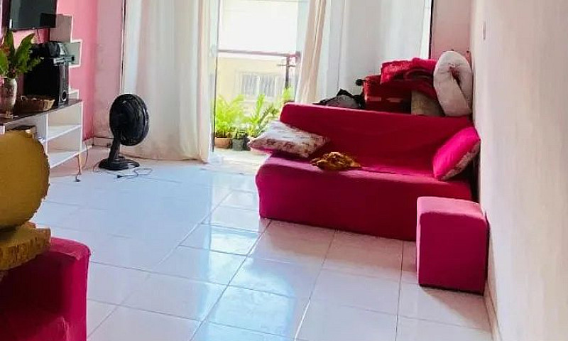 Vende-Se Uma Casa No...