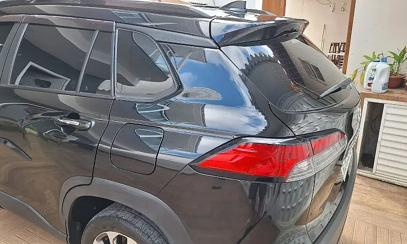 Toyota Corolla Cross...