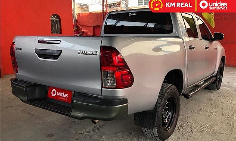 Toyota Hilux 2.8 Std...