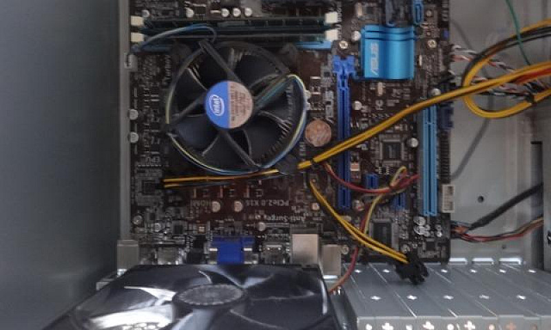 Computador: Intel I5...