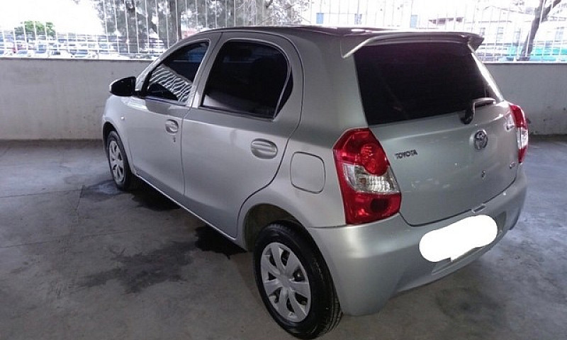 Toyota Etios 1.3 16V...