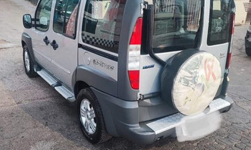 Vendo Fiat Doblô 1.8...