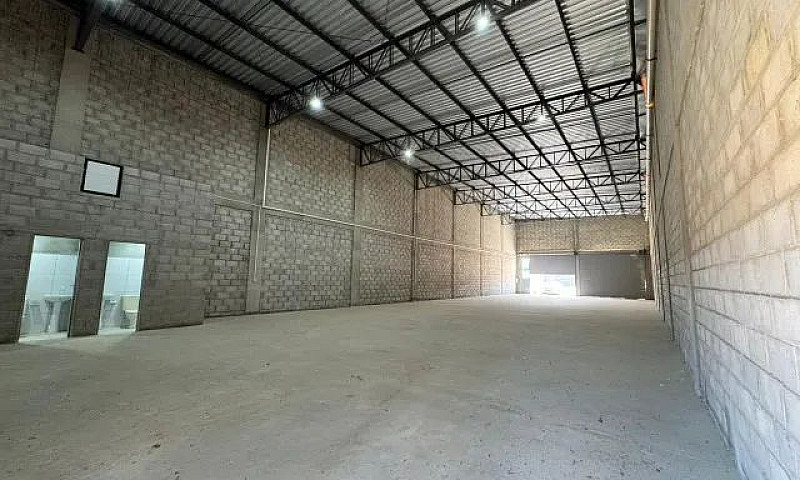 Galpão Comercial Dis...