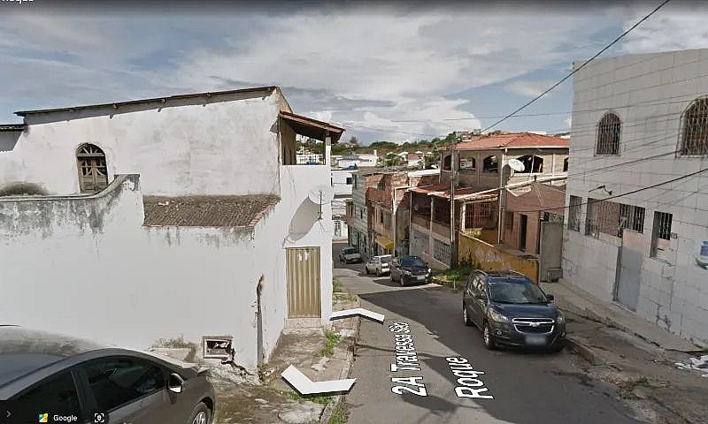 Casas Com Terreno Em...