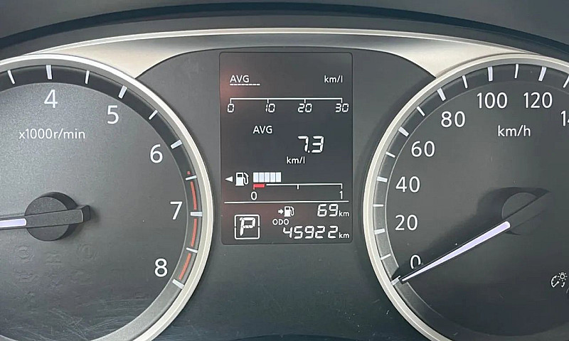 Nissan Kicks Sense 1...