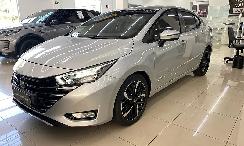 Nissan Versa Exclusi...