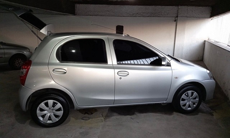 Toyota Etios 1.3 16V...