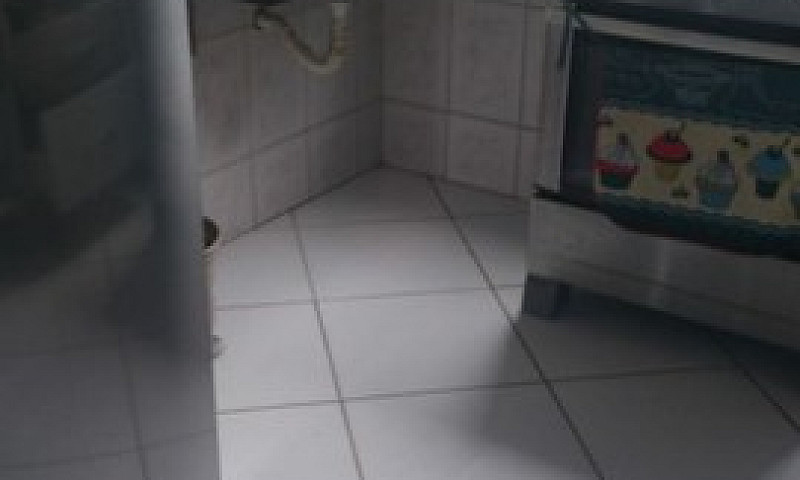 Aluga-Se Casa...