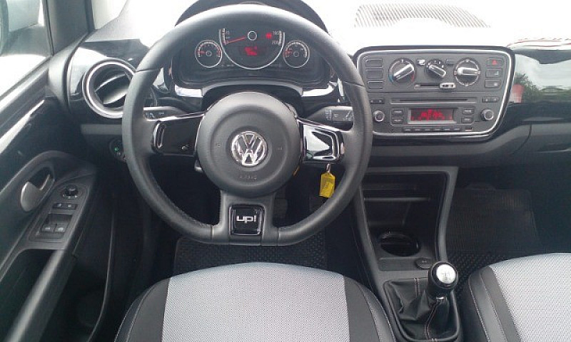 Volkswagen Up 2015 1...