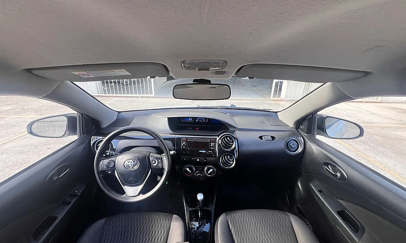 Toyota Etios Xs Seda...